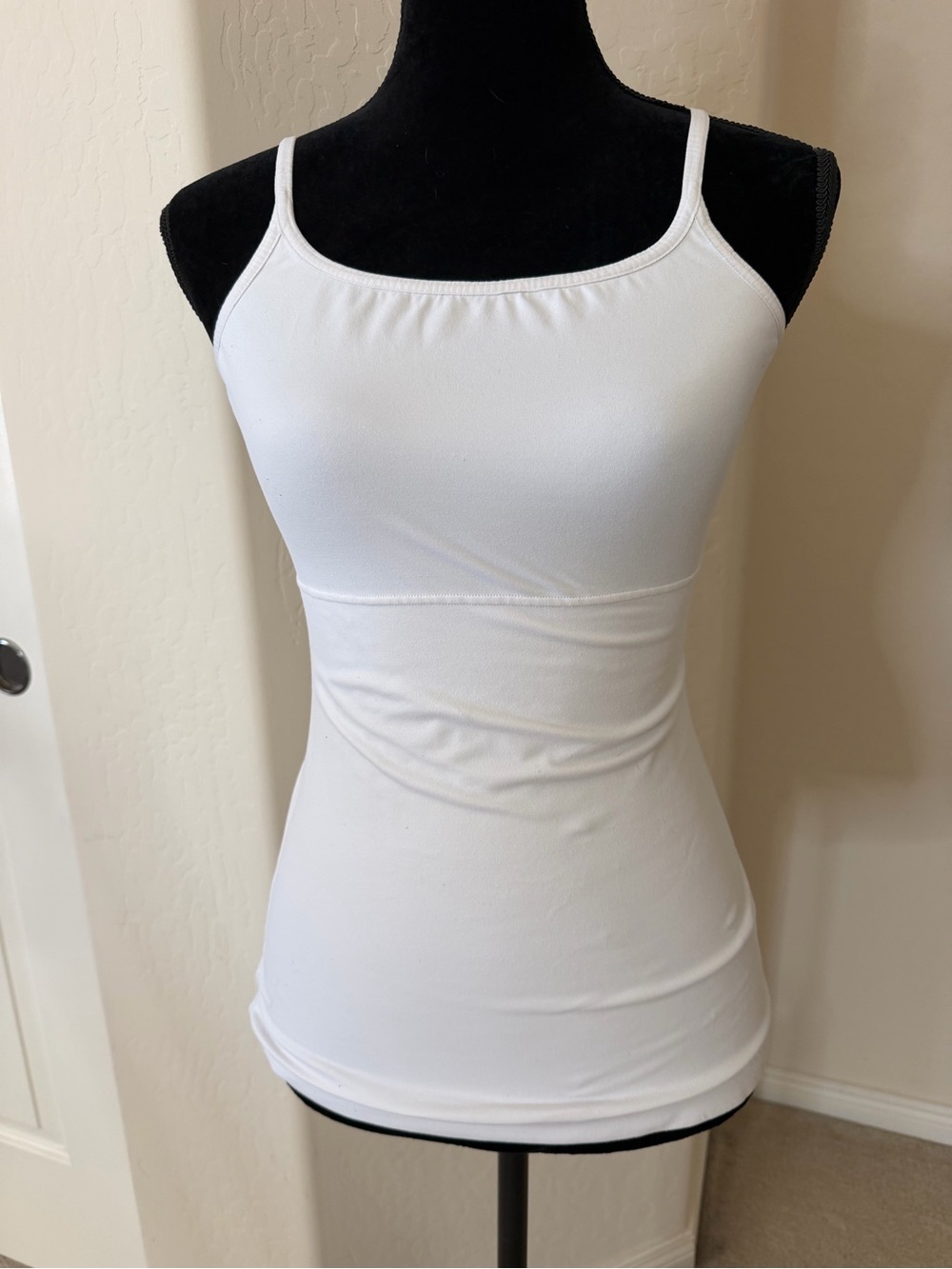 Sweet Nothings White Shape Wear Adjustable Strap Tank Size Large
